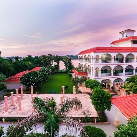 Saptapuri By Royal Orchid Hotels Limited Varanasi Exterior foto